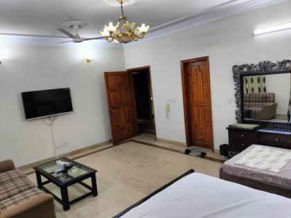 Karachi Family Guest House - image 20