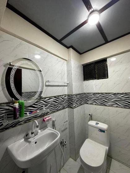 No Unmarried couple- 1-Bed Apartment in North Kara - image 24