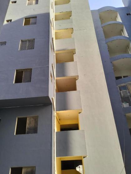No Unmarried couple- 1-Bed Apartment in North Kara - image 30