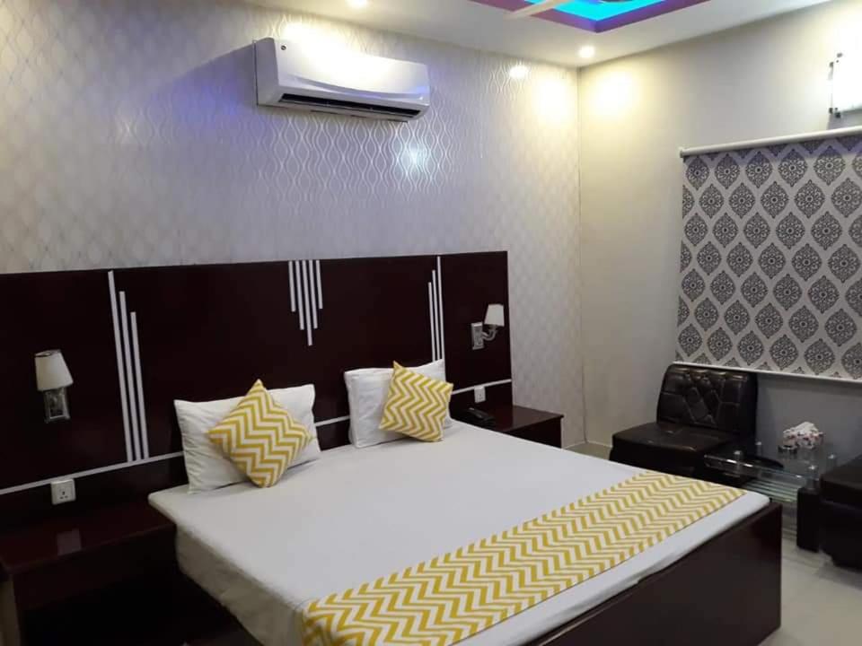 Pramier Inn Near Agha Khan Hospital - main image