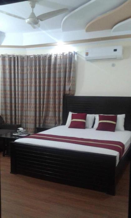 Pramier Inn Near Agha Khan Hospital - image 11