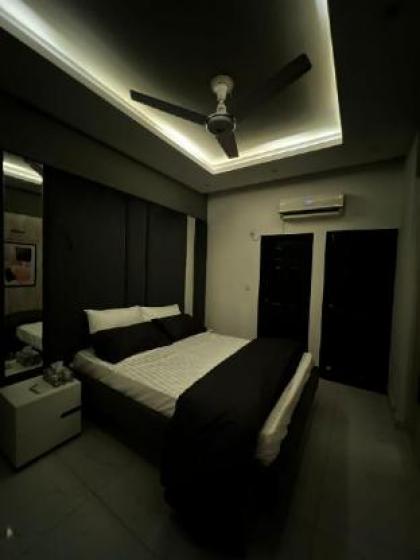 Luxury Living With City View-3br Apt-Nishat comDHA - image 9