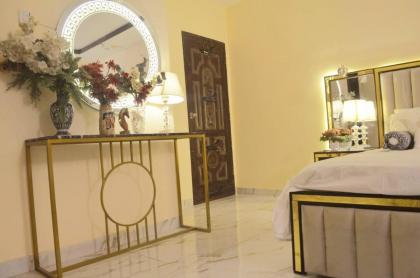 Charming Home - image 11