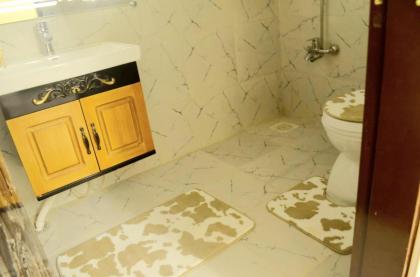 Charming Home - image 17