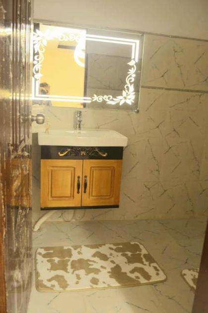Charming Home - image 19