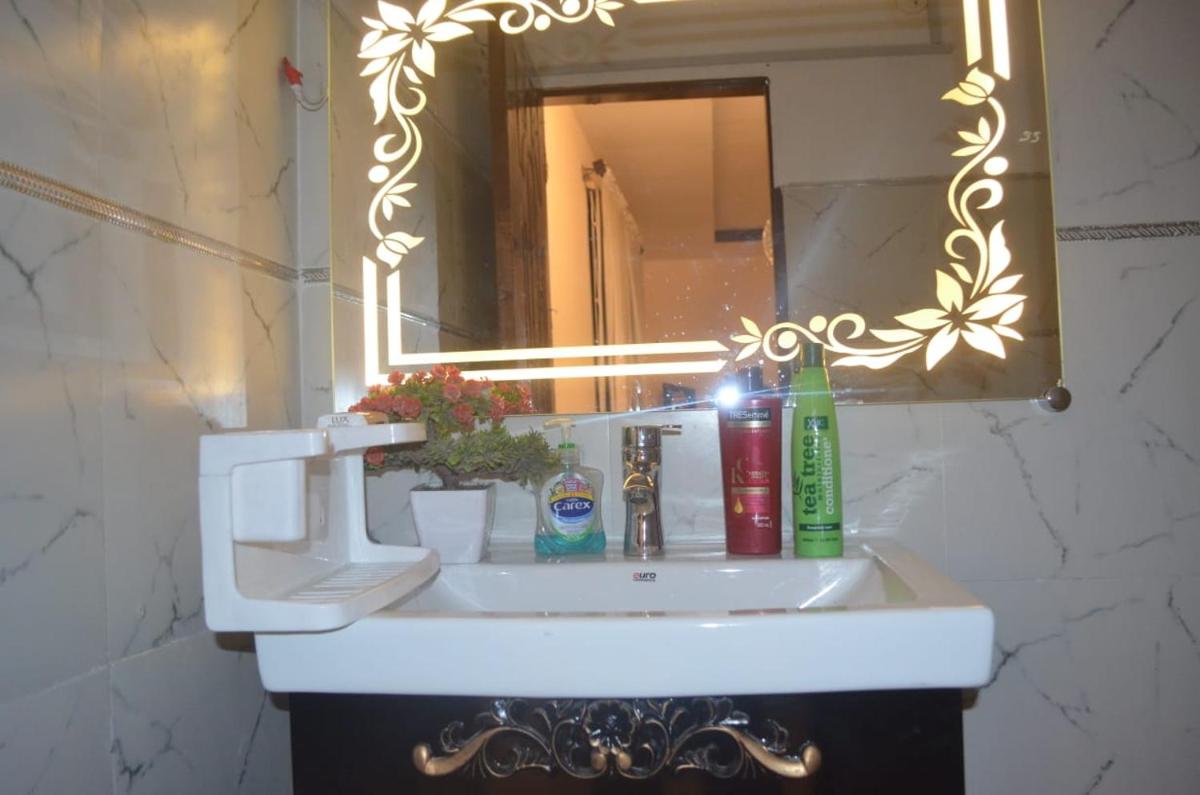 Charming Home - image 5