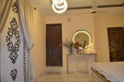 Charming Home - image 6