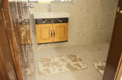 Charming Home - image 8