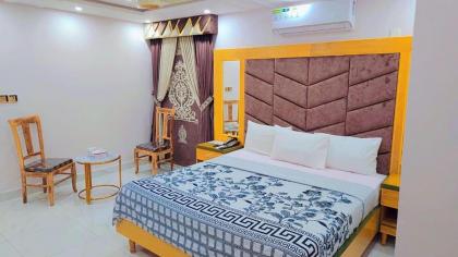 Karachi Room's