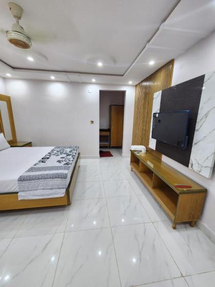 Karachi Room's - image 6