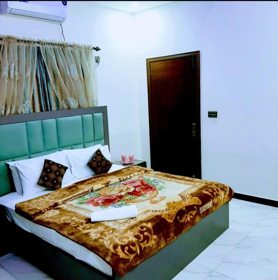 Guest House Galaxy Inn - main image
