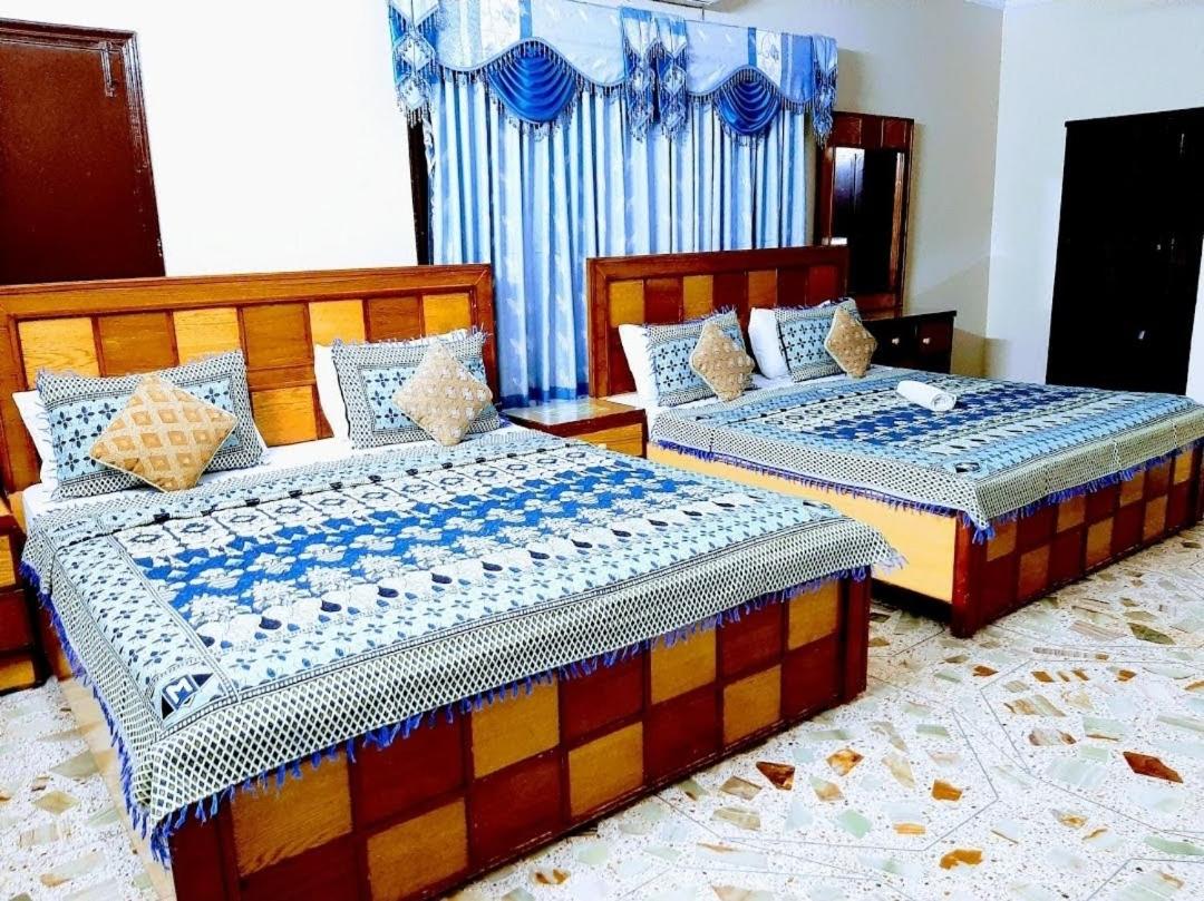 Galaxy Inn - image 3
