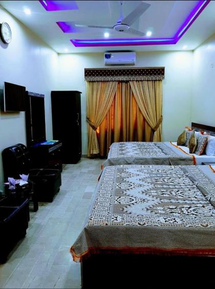 Galaxy Inn - image 4