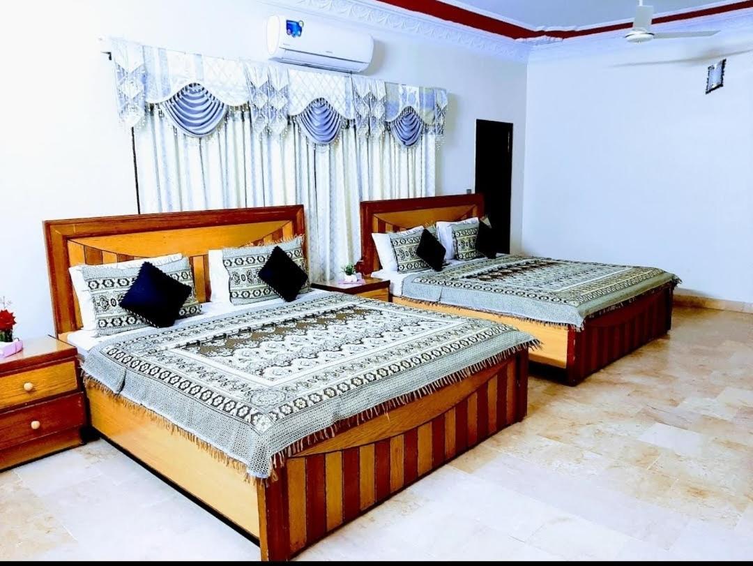Galaxy Inn - image 5