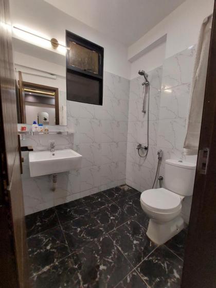 Traveler's Heaven 3BR APT DHA PHASE VI - image 5