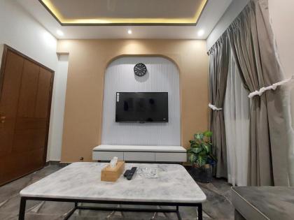 Traveler's Heaven 3BR APT DHA PHASE VI - image 9