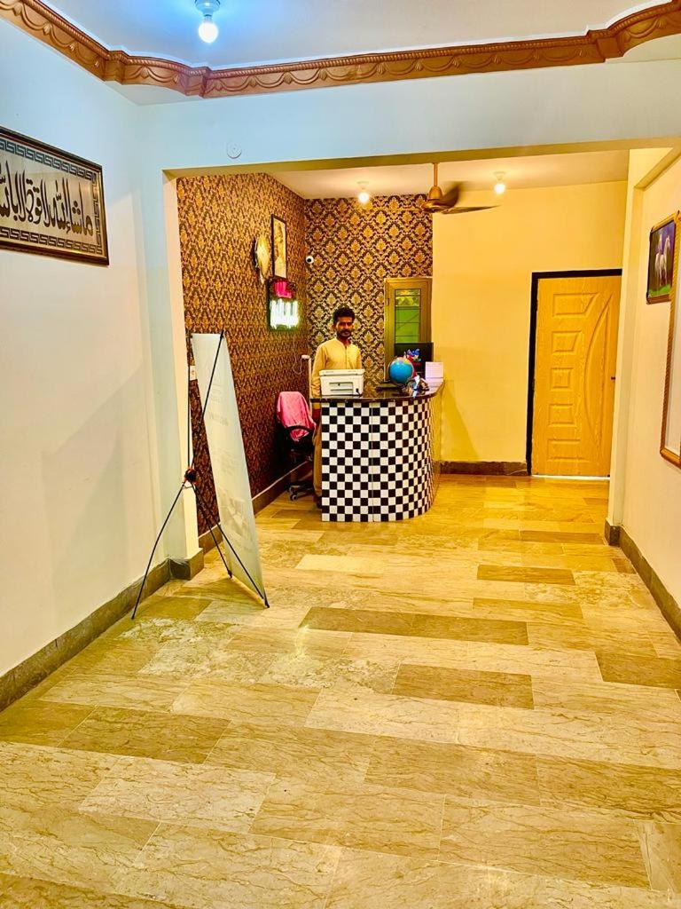 Hotel Inn Gulistan-e-Jhour - image 3