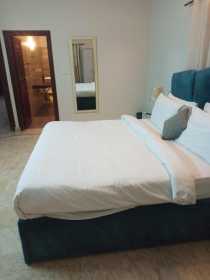 Bondi Beach Resort - image 22