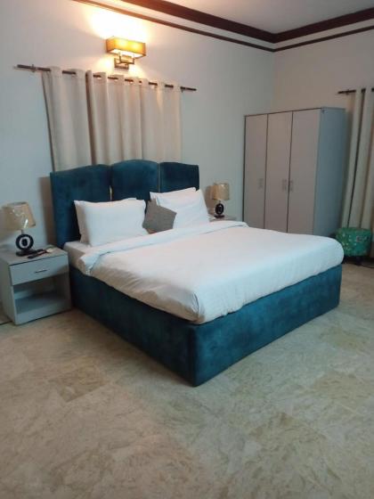Bondi Beach Resort - image 23