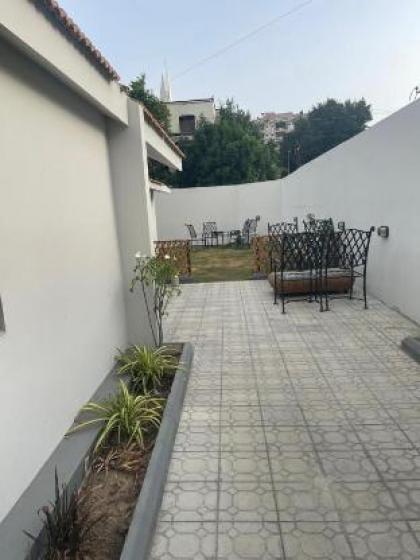 Vorano Guest House - image 4