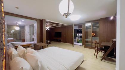 Signature By Hotel Crown Inn - image 12