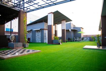 Signature By Hotel Crown Inn - image 2