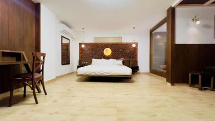 Signature By Hotel Crown Inn - image 22