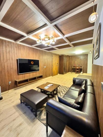 Signature By Hotel Crown Inn - image 3