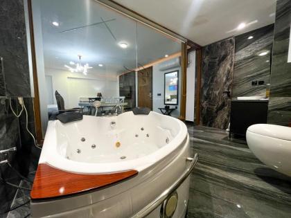 Signature By Hotel Crown Inn - image 5