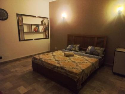 Room 2 Karachi 