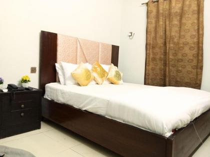 Millennium Hotel Rooms & Apartments - image 13
