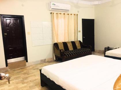 Millennium Hotel Rooms & Apartments - image 8